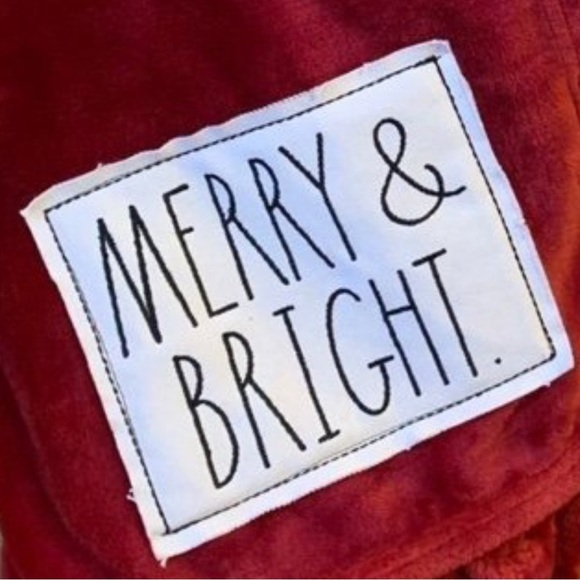 NWT‼️RARE‼️Rae Dunn Christmas/Red Merry & Bright Patch Plush Throw/Blanket 50x60 - Picture 1 of 5